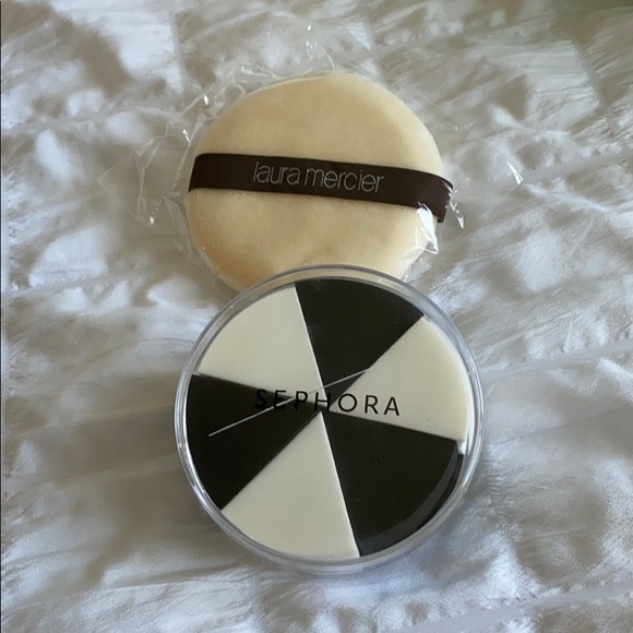 laura mercier Other - Laura Mercier Velour Powder Puff New